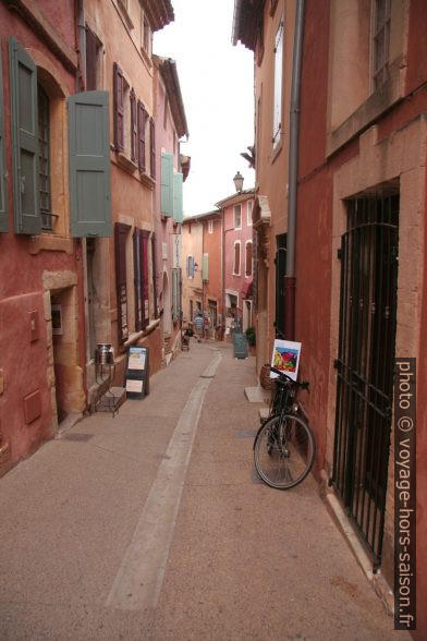 Rue Richard Gasteau à Roussillon. Photo © André M. Winter