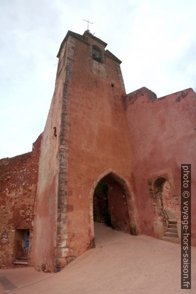 Beffroi de Roussillon. Photo © André M. Winter