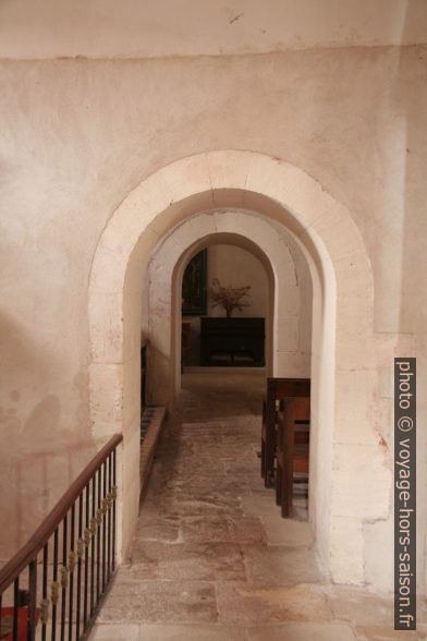 Bas-côtés très bas et petits de l'église Saint-Michel. Photo © André M. Winter