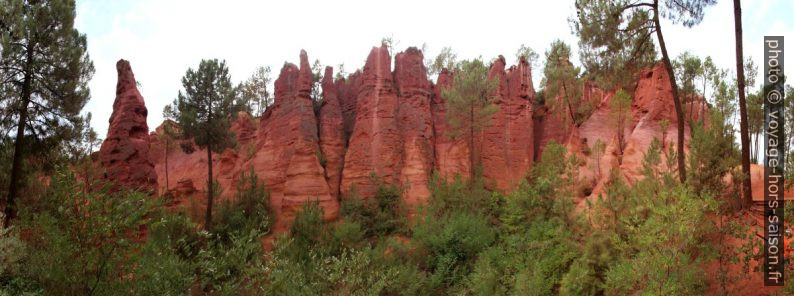 Chaussée de géants dans les ocres de Roussillon. Photo © André M. Winter