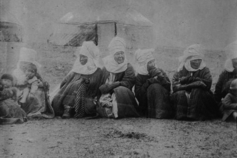 Les trois épouses du Scirtai. Photo CCNCSA Jules Brocherel, Società Geografica Italiana Onlus