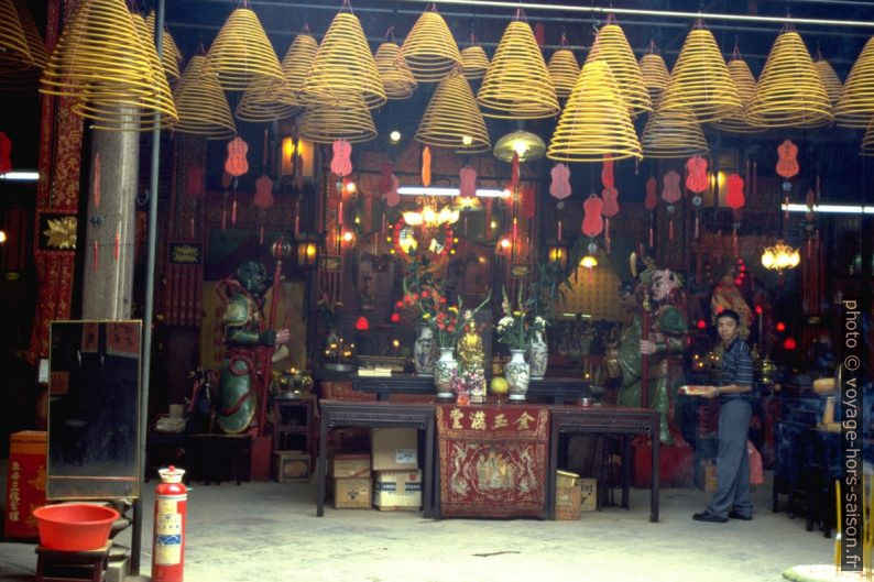 Temple Tin Hau. Photo © Alex Medwedeff