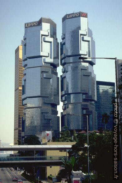 Lippo Towers. Photo © André M. Winter