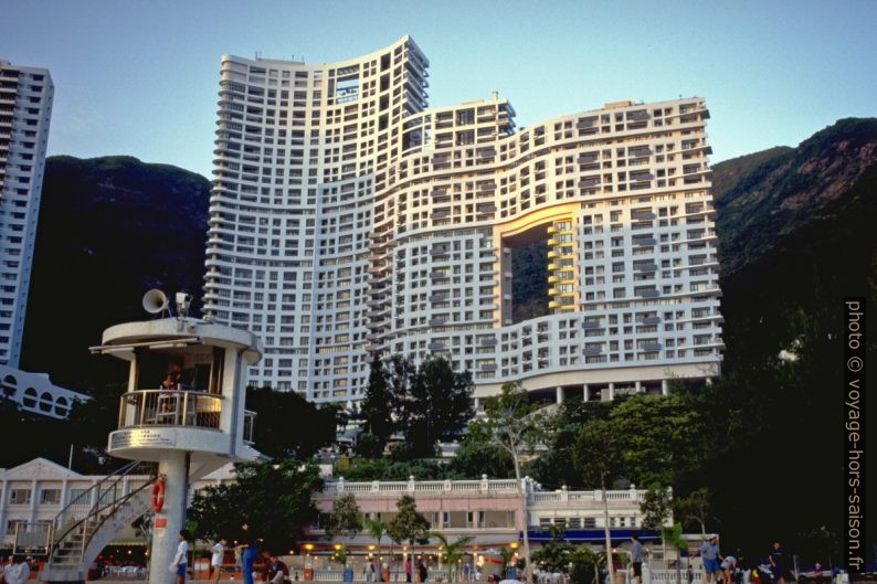 Le Window Building de la Repulse Bay. Photo © Alex Medwedeff