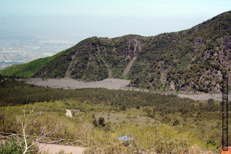 Arête ouest du Monte Somma. Photo © André M. Winter