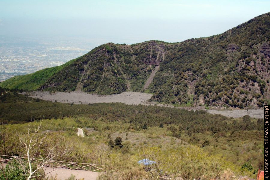 Arête ouest du Monte Somma. Photo © André M. Winter