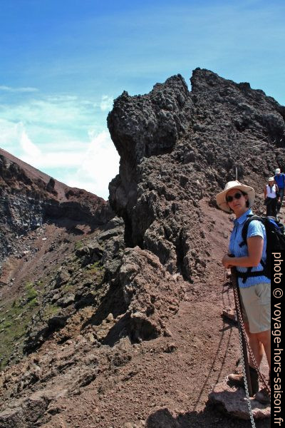 Alex sur le cratère du Vésuve. Photo © André M. Winter