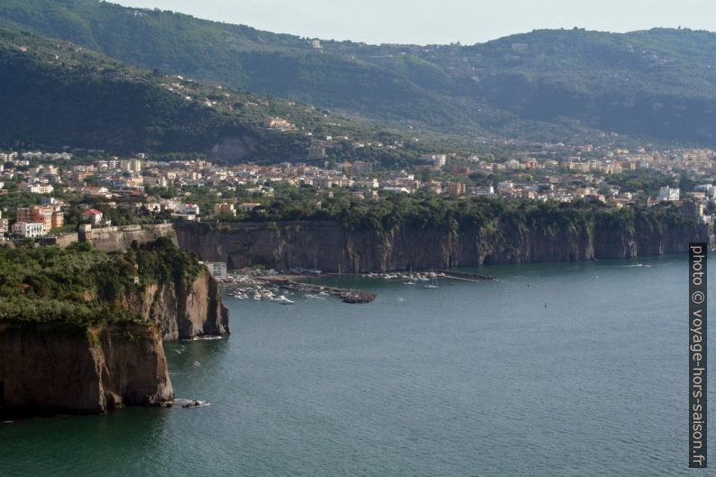 Marina di Cassano. Photo © André M. Winter