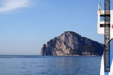 Punta del Capo et le Monte Tiberio de Capri. Photo © André M. Winter