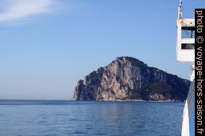 Punta del Capo et le Monte Tiberio de Capri. Photo © André M. Winter