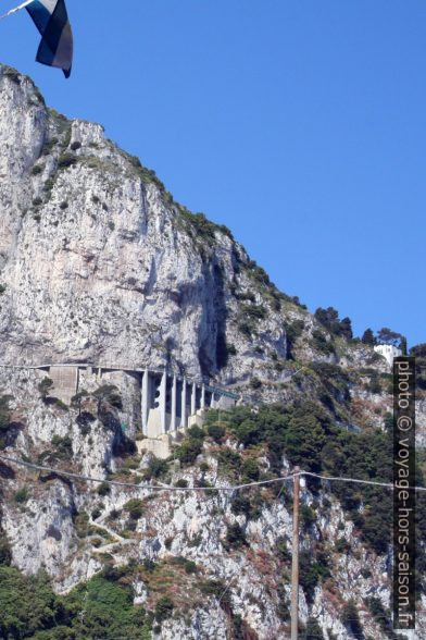 La Scala Fenica et la route moderne. Photo © André M. Winter