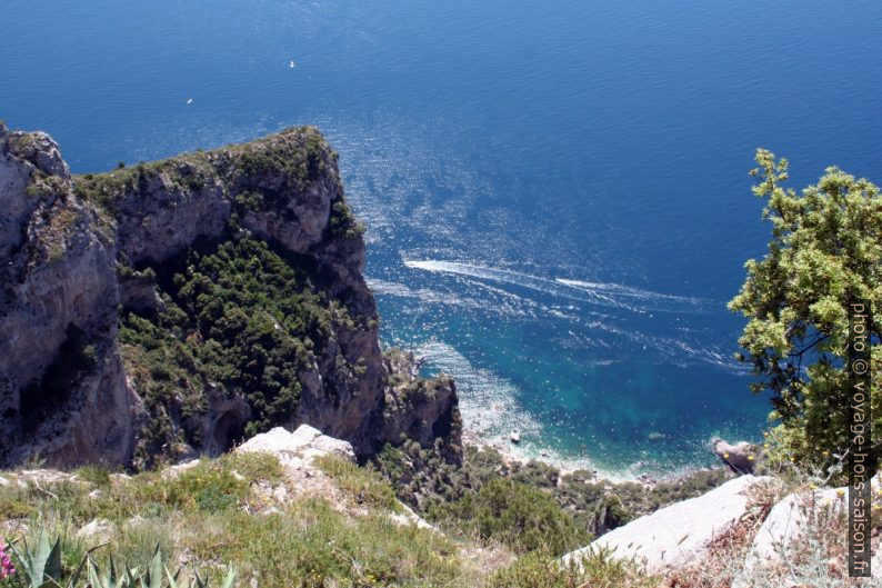 La côte sud de Capri. Photo © André M. Winter