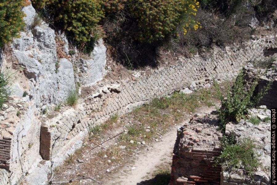 Murs de la Villa Jovis à Capri. Photo © André M. Winter