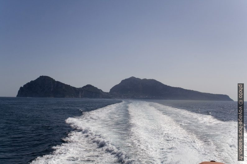 Capri vue du nord. Photo © André M. Winter