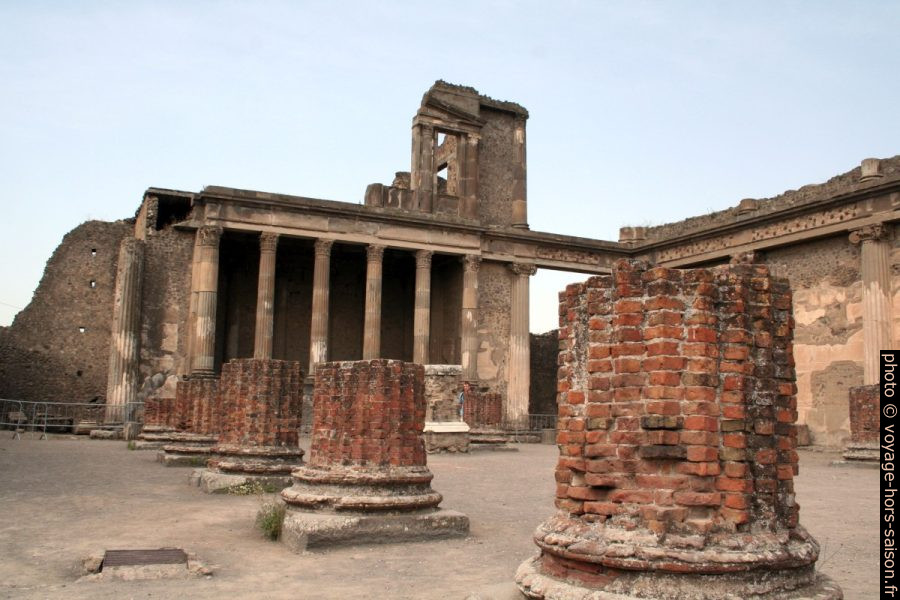 Basilique de Pompéi. Photo © André M. Winter