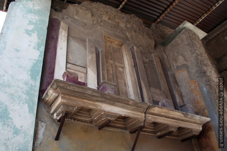 Niches de l'entrée de la Casa del Fauno. Photo © André M. Winter