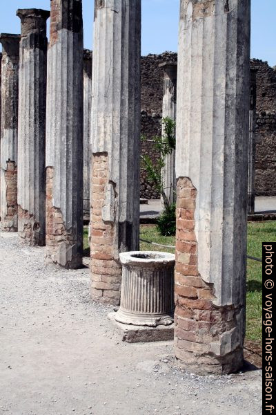 Colonnes du Péristyle de la Maison du Faune. Photo © André M. Winter