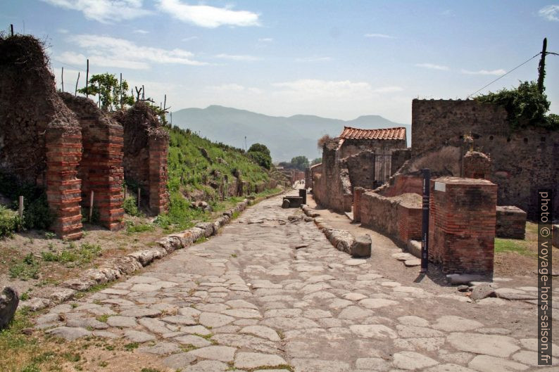 Via del Vesuvio. Photo © André M. Winter