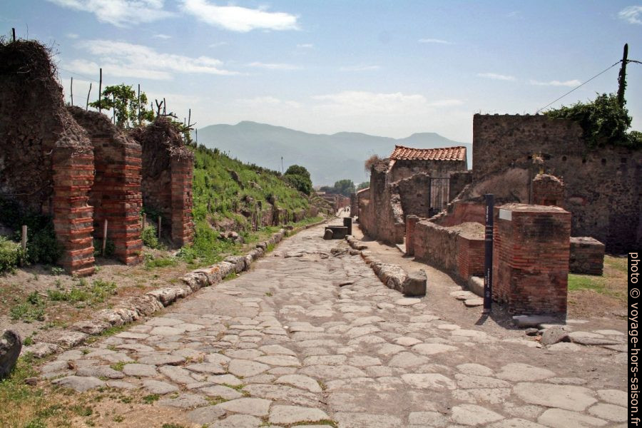 Via del Vesuvio. Photo © André M. Winter