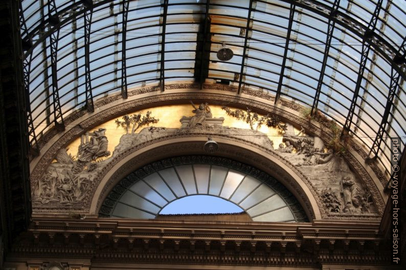 Couverture de la Galleria Umberto I. Photo © André M. Winter