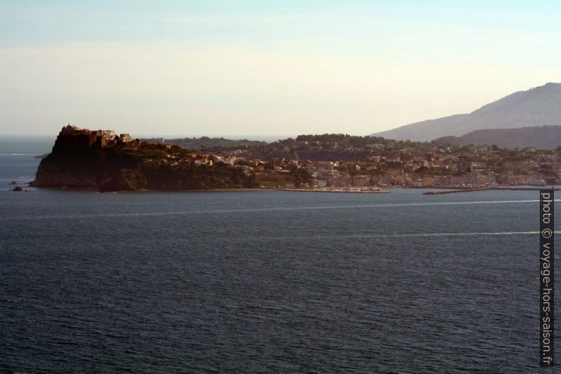 Isola di Procida. Photo © André M. Winter