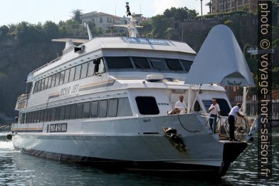 Le ferry Iscia Jet au service de Metro-del-Mare à Sorrento. Photo © André M. Winter