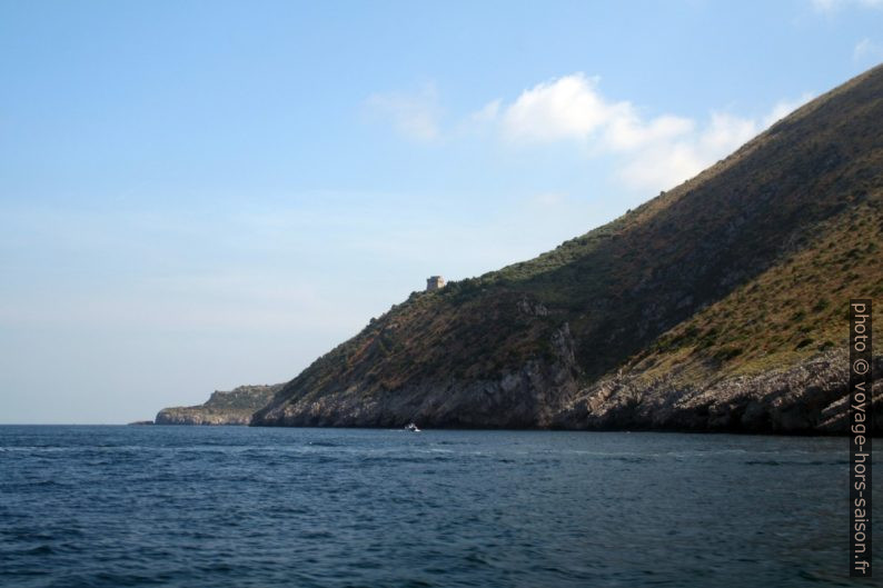 La Torre Fossa Papa sur le cap de la presqu'île de Sorrento. Photo © André M. Winter