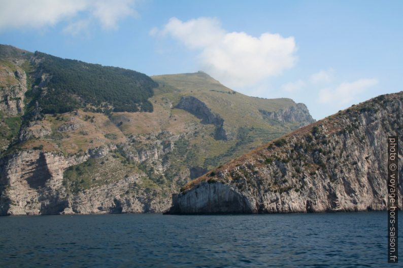 Monte San Costanzo vu du sud. Photo © André M. Winter