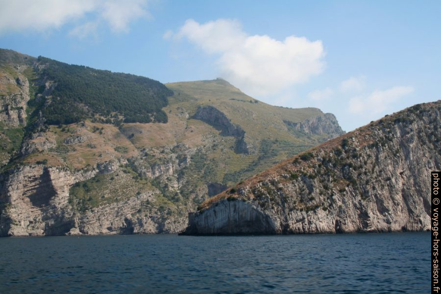 Monte San Costanzo vu du sud. Photo © André M. Winter