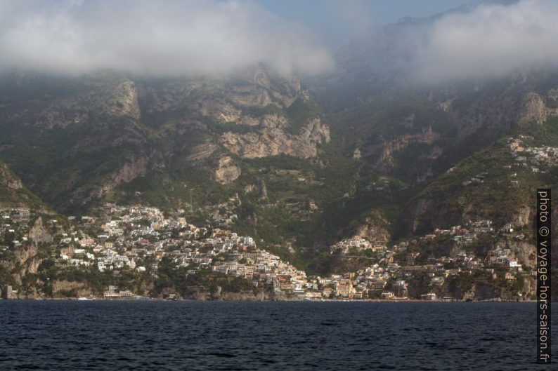 Positano vu du bateau. Photo © André M. Winter