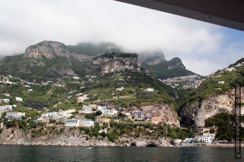 La côte entre Vettico Minore et Amalfi. Photo © André M. Winter