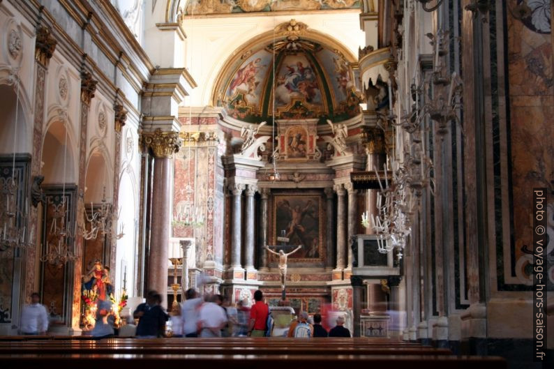 Nef baroque de la cathédrale d'Amalfi. Photo © André M. Winter