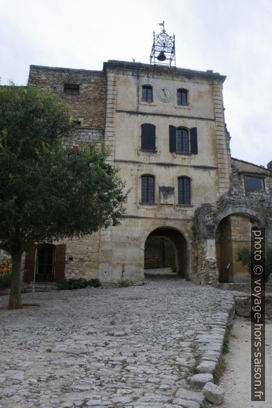 Maison de l'horloge à Oppède-le-Vieux. Photo © André M. Winter