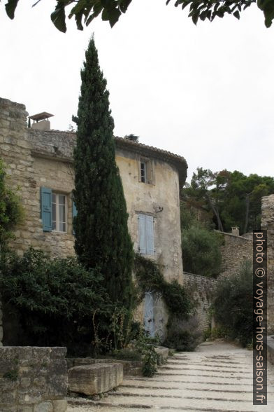 Maisons à Oppède-le-Vieux. Photo © Veronika Schnablegger