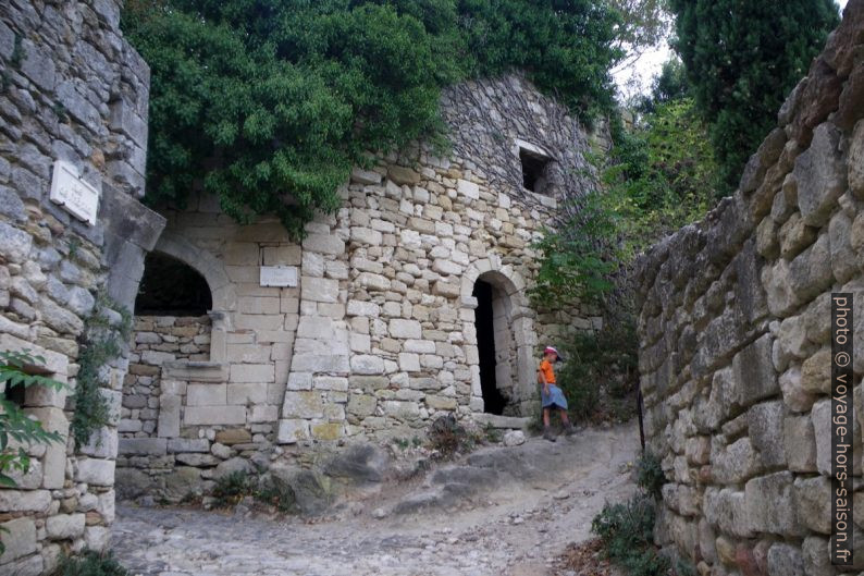 Maisons médiévales d'Oppède-le-Vieux. Photo © André M. Winter