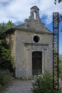 Chapelle des Pénitents Blancs à Oppède-le-Vieux. Photo © André M. Winter