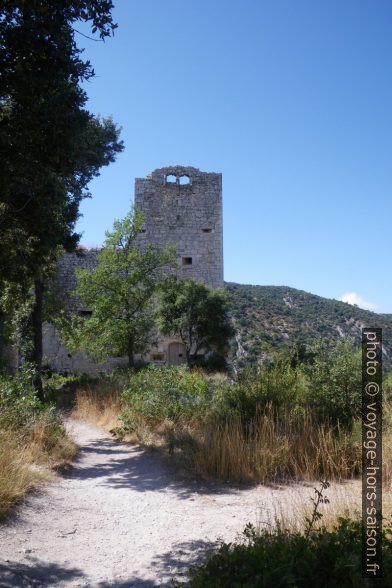 Tour dans la fortification du château d'Oppède-le-Vieux. Photo © André M. Winter