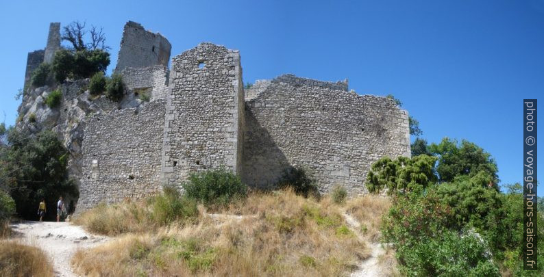 Vestiges du château d'Oppède-le-Vieux. Photo © André M. Winter