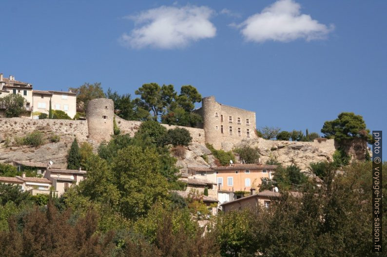 Eperon rocheux est de Ménerbes. Photo © André M. Winter