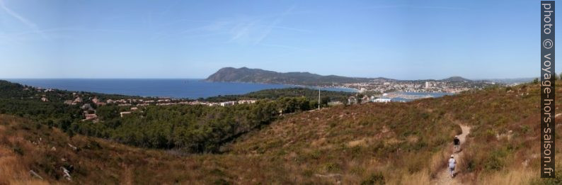 Le Cap Sicié vu de Saint-Mandrier. Photo © André M. Winter