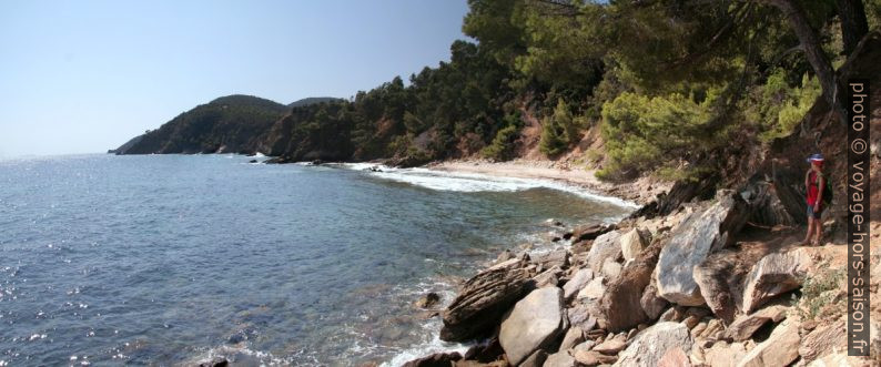 Plage des 400 marches à Cavalaire. Photo © André M. Winter