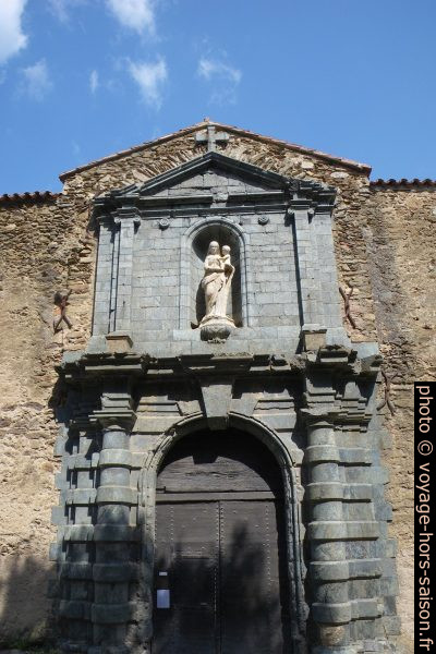 Grand portail de la Chartreuse de la Verne. Photo © André M. Winter