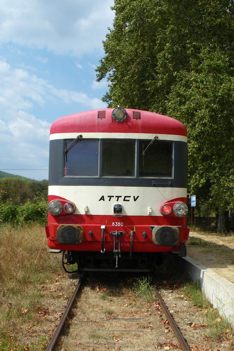 La Caravelle X-4567 de l'ATTCV en gare de Carnoules Les Platanes. Photo © André M. Winter
