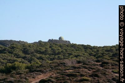 Radar terrestre à Giens. Photo © André M. Winter