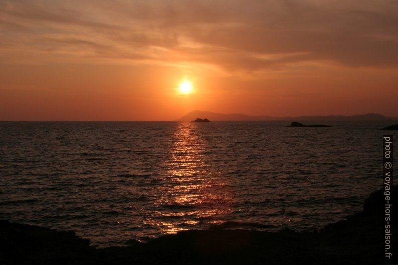 Coucher de soleil sur le Cap Sicié. Photo © André M. Winter
