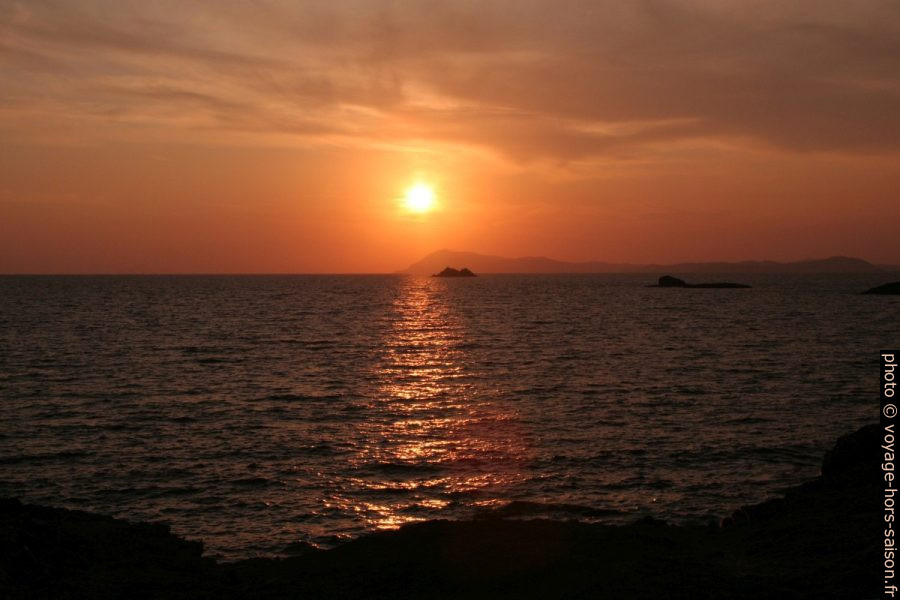 Coucher de soleil sur le Cap Sicié. Photo © André M. Winter