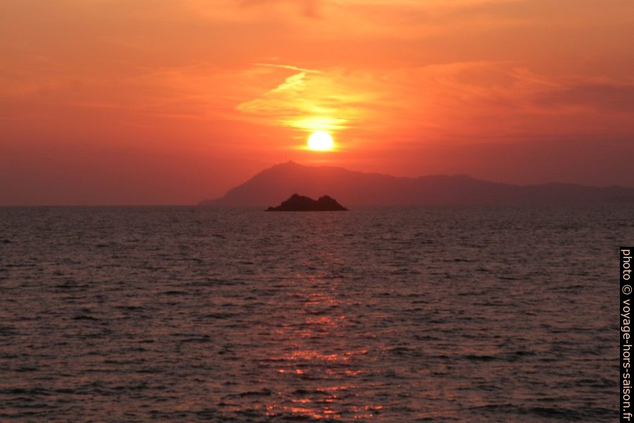 Coucher de soleil sur le Cap Sicié. Photo © André M. Winter