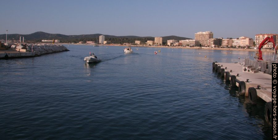 Port du Lavandou au matin. Photo © André M. Winter