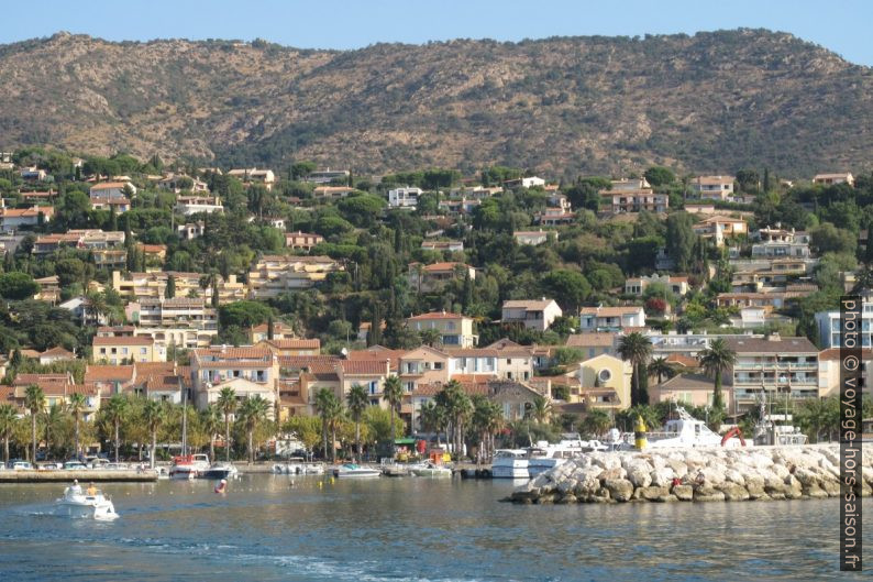 Gare maritime du Lavandou au matin. Photo © Veronika Schnablegger