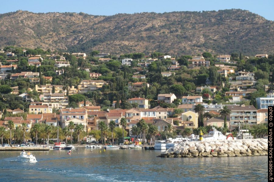 Gare maritime du Lavandou au matin. Photo © Veronika Schnablegger